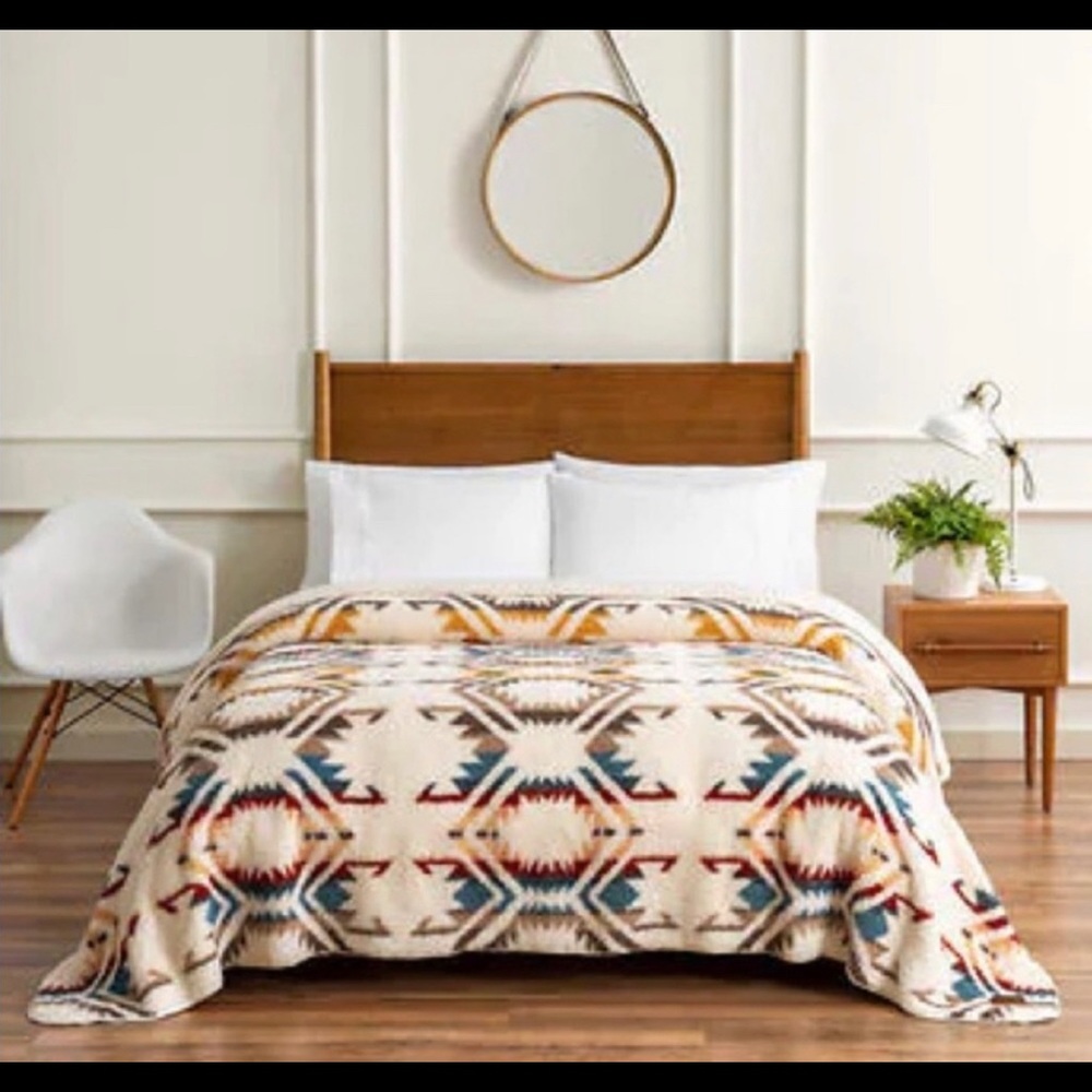 NWT southwest Pendleton Sherpa Fleece reversible blanket king size ivory - Picture 1 of 7